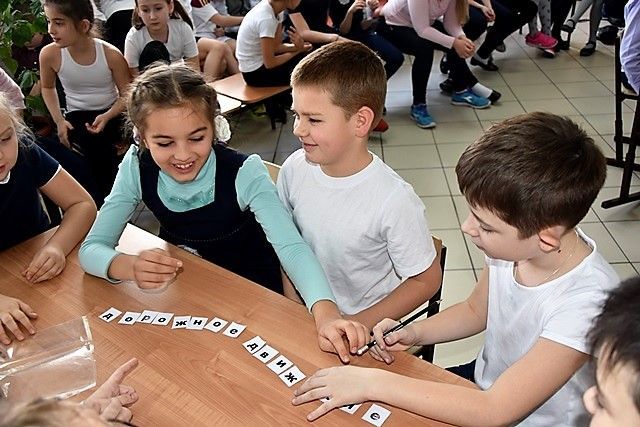 Год предотвращения чрезвычайных ситуаций в МЧС России: сотрудники надзорной деятельности проводят занятия с детьми