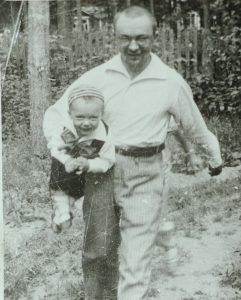 Виктор Гусев-старший с сыном Мишей 
