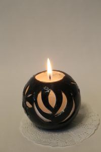 Оригинальная свеча в исполнении Юлии. Фото: Владимир Смоляков