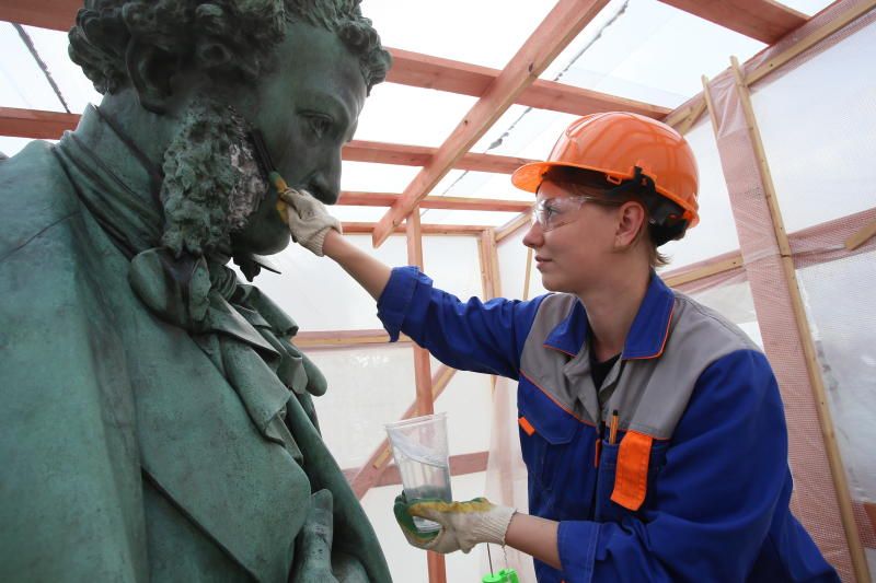 Реставрация памятника А.С.Пушкину. Фото: Антон Гердо