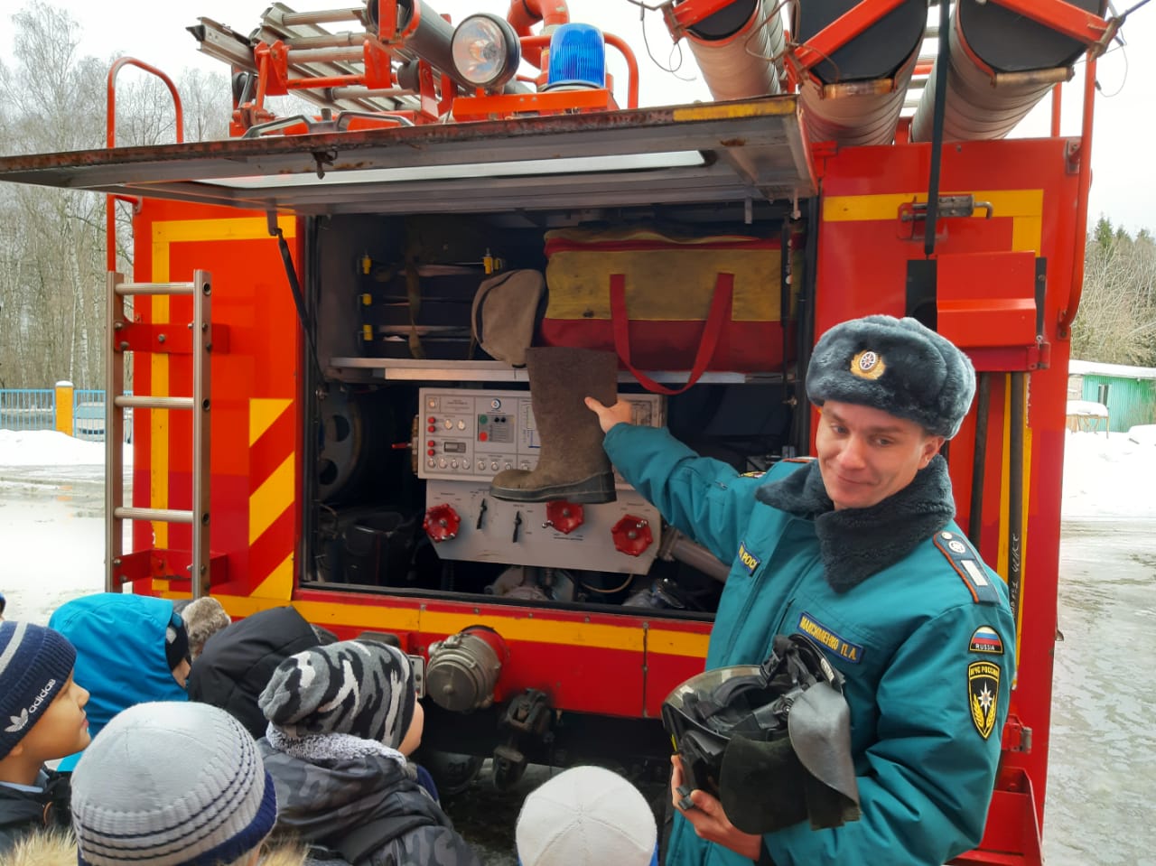 В пожарно-спасательных частях ТиНАО проходят Дни открытых дверей, приуроченных к Всемирному дню гражданской обороны
