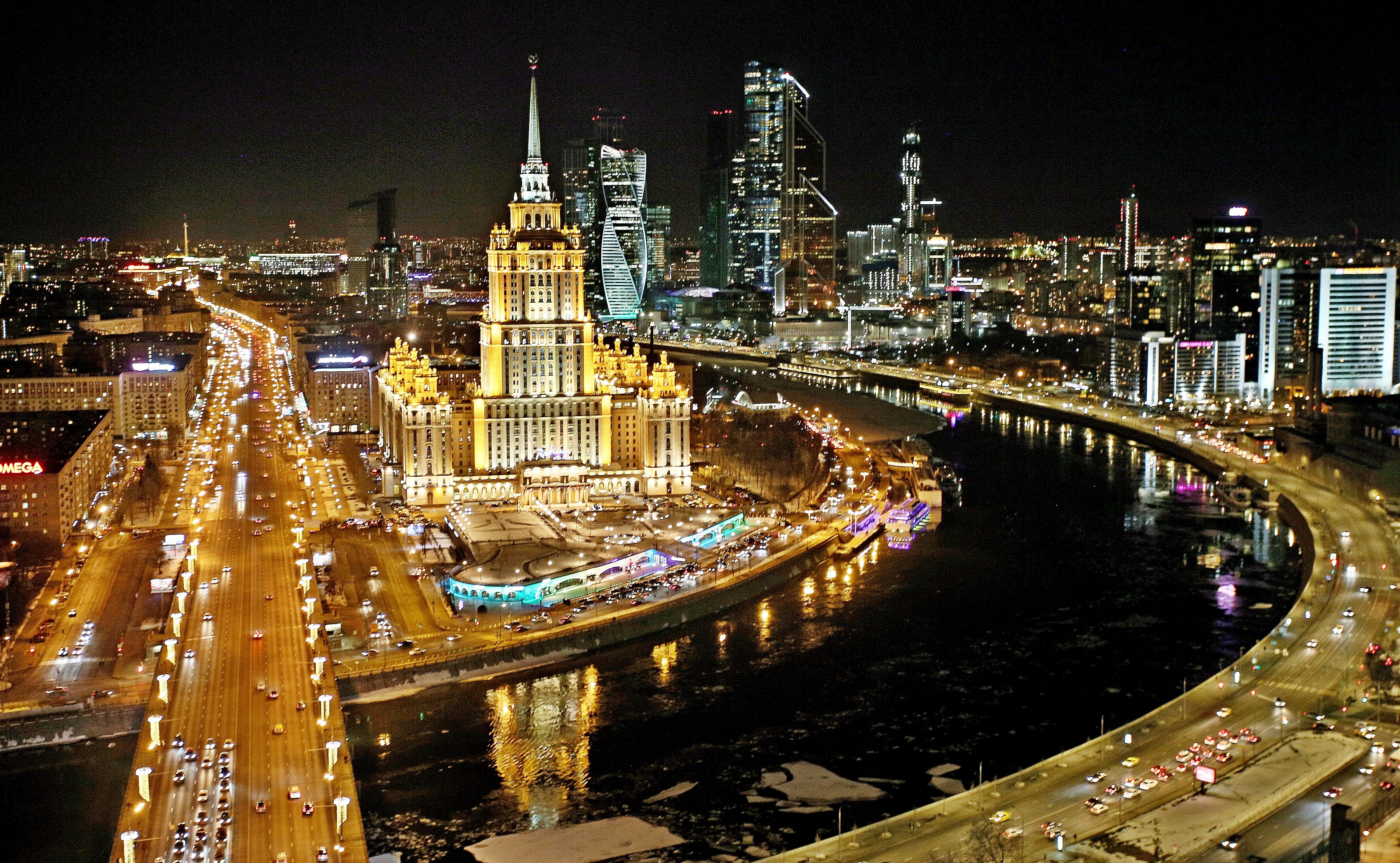 В Москве на один час отключат архитектурную подсветку некоторых зданий. Фото: Антон Гердо 