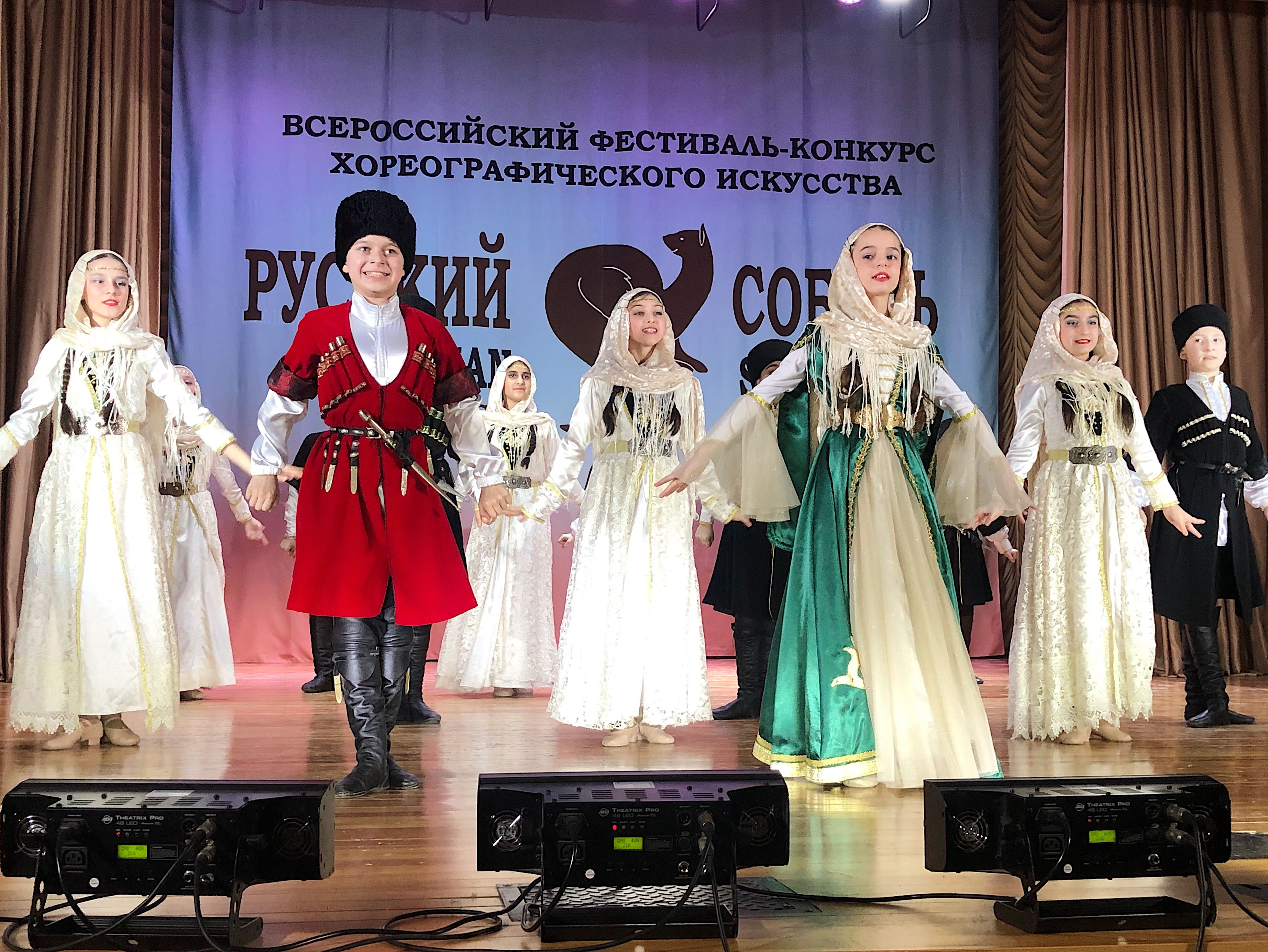 Ансамбль кавказских и закавказских танцев «Выше гор». Фото: Анастасия Аброськина 