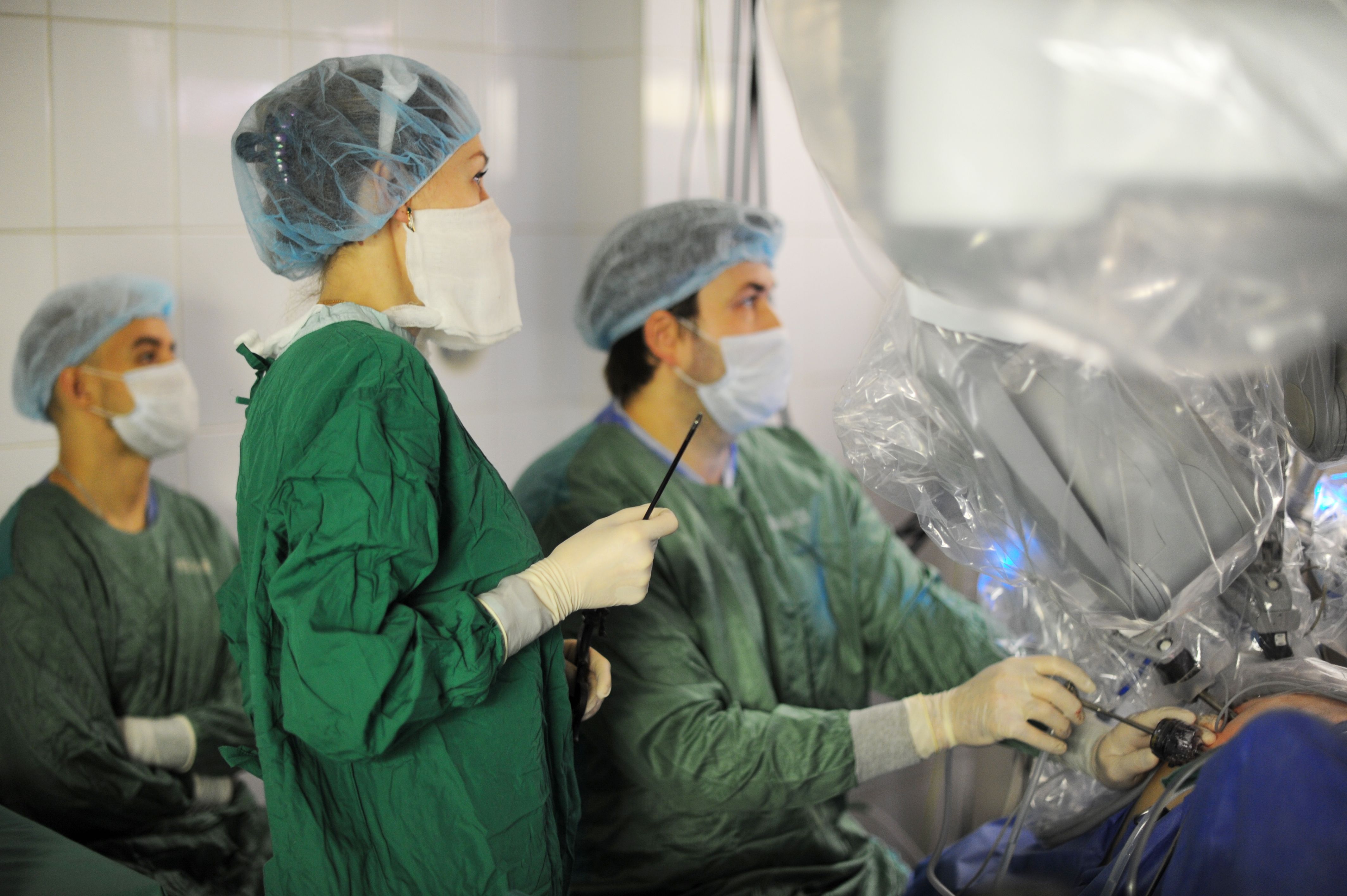 В практику московских хирургов внедрили использование четырех роботизированных хирургических комплексов «Да Винчи». Фото: Светлана Колоскова
