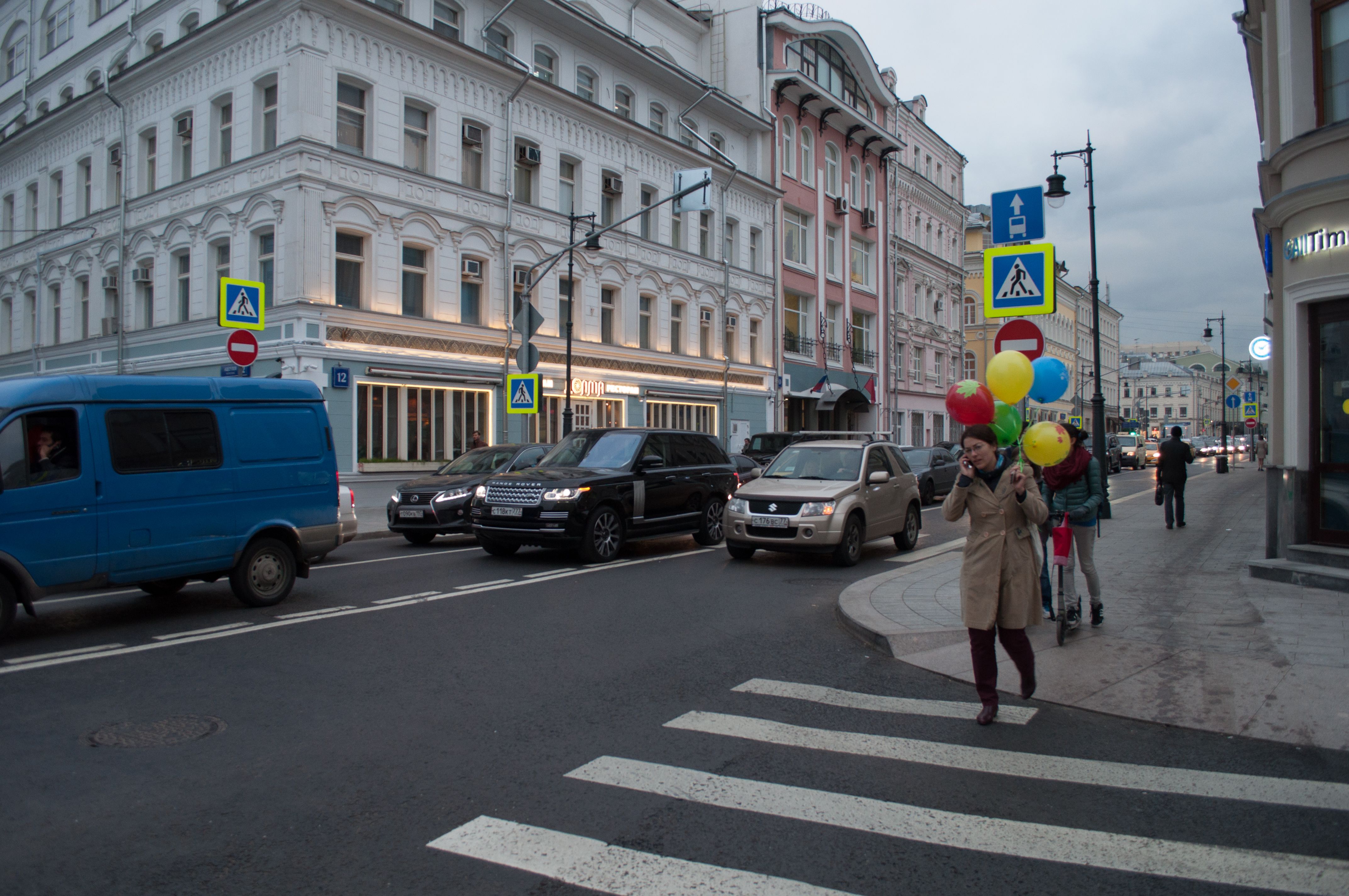 Предупреждающие надписи рядом с пешеходными переходами появятся весной. Фото: архив, «Вечерняя Москва»