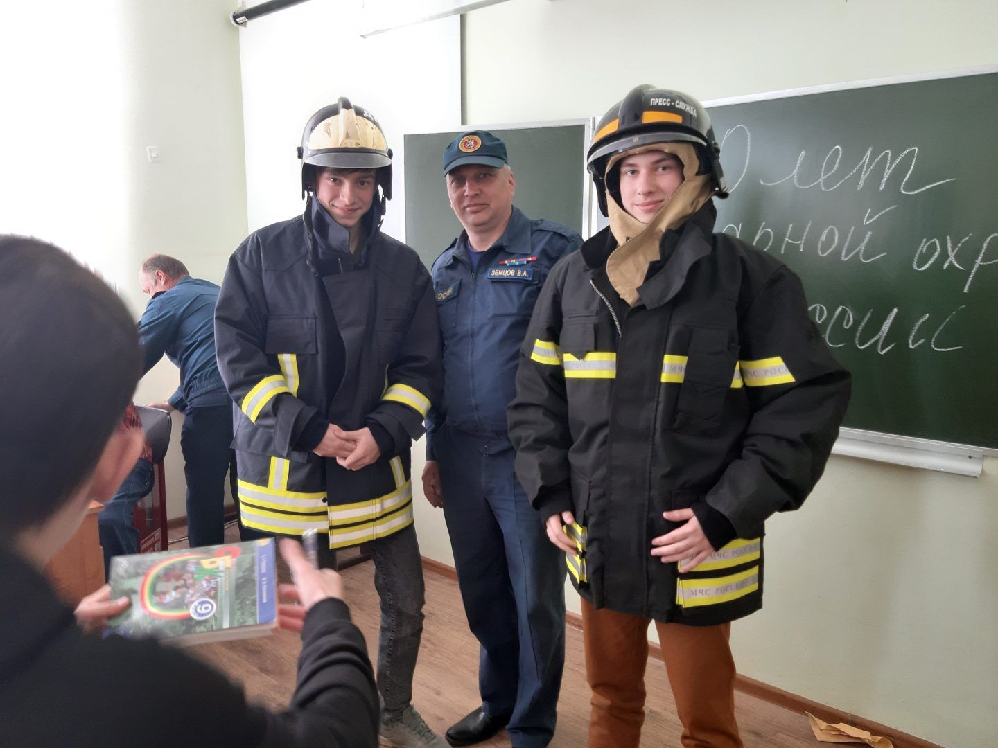 В День пожарной охраны России в Новой Москве проходят уроки ОБЖ. Фото: Пресс-служба Управления по ТиНАО Департамента ГОЧСиПБ