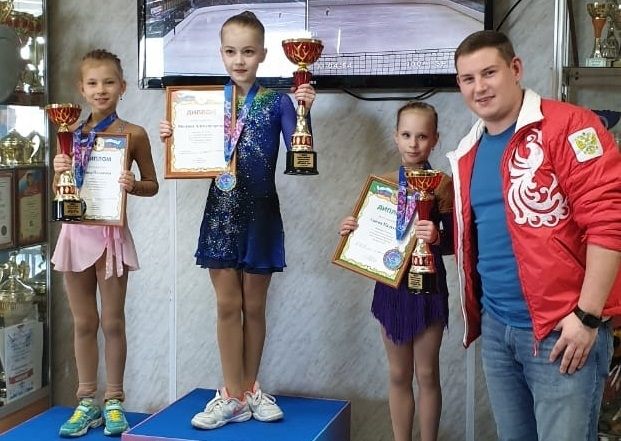 Фигуристка из Щербинки стала призером открытого первенства