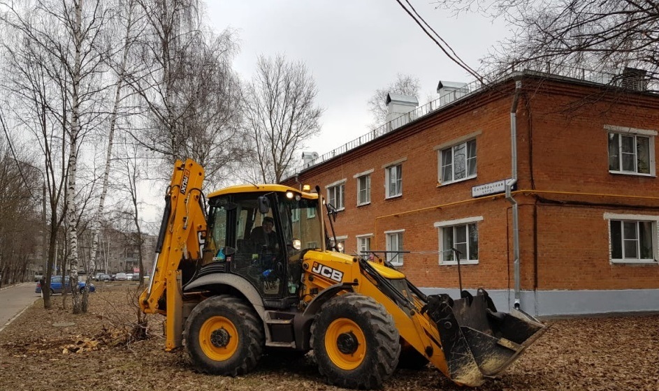 При помощи трактора будут выкорчеваны пни. Фото: пресс-служба администрации поселения Кленовское