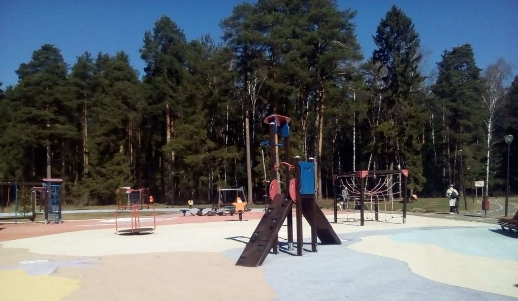 Сезонное благоустройство проведут в парке «Сосны» в Новофедоровском
