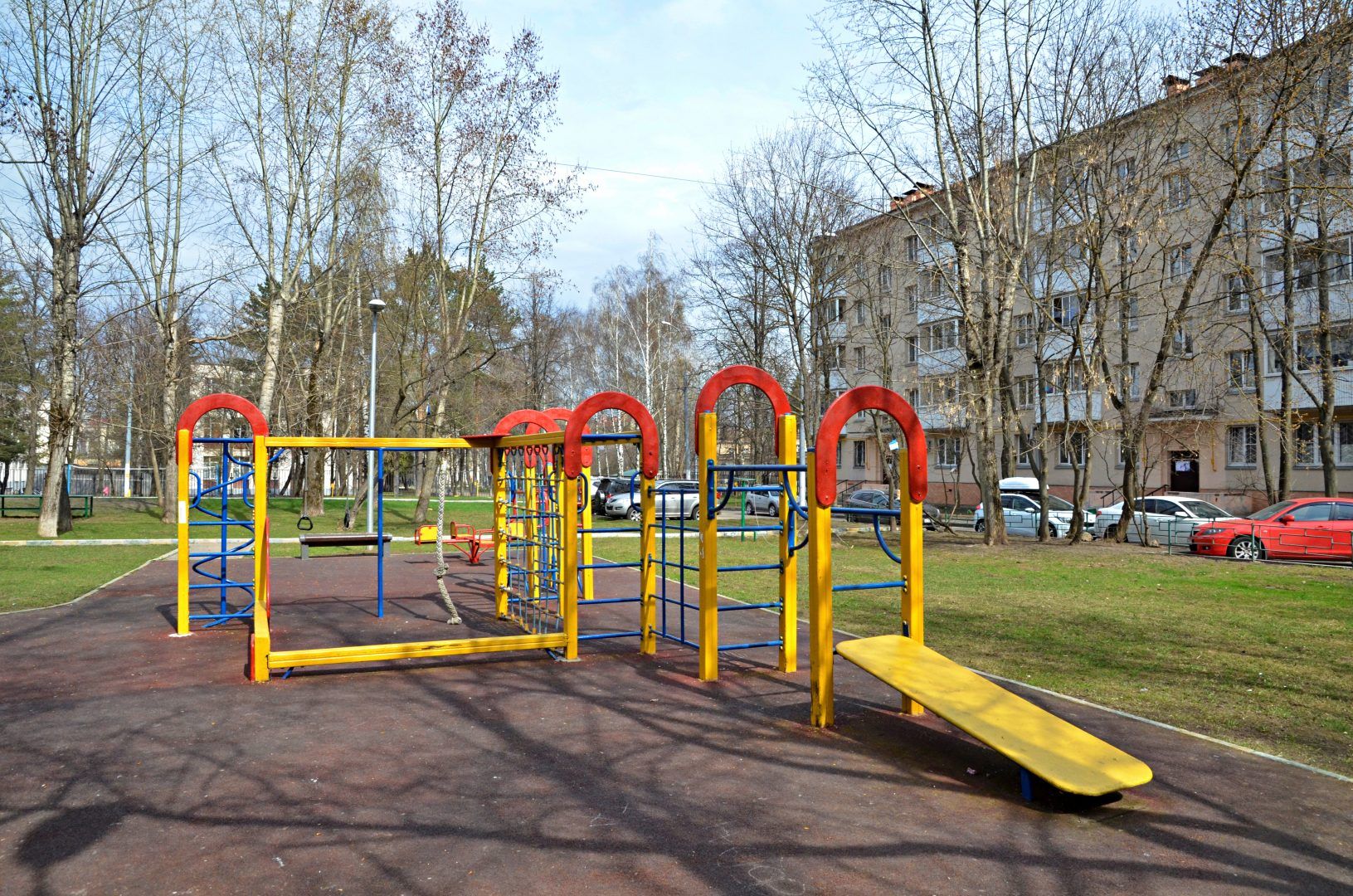 Реконструкцию детских и спортивных площадок проведут в Краснопахорском. Фото: Анна Быкова