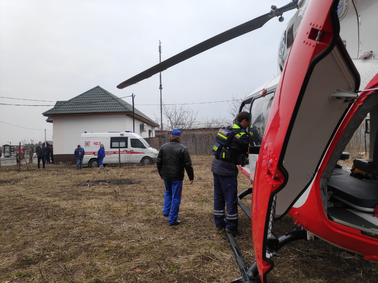 Экипаж дежурного санитарного вертолёта Московского авиационного центра вылетел по вызову в ТиНАО