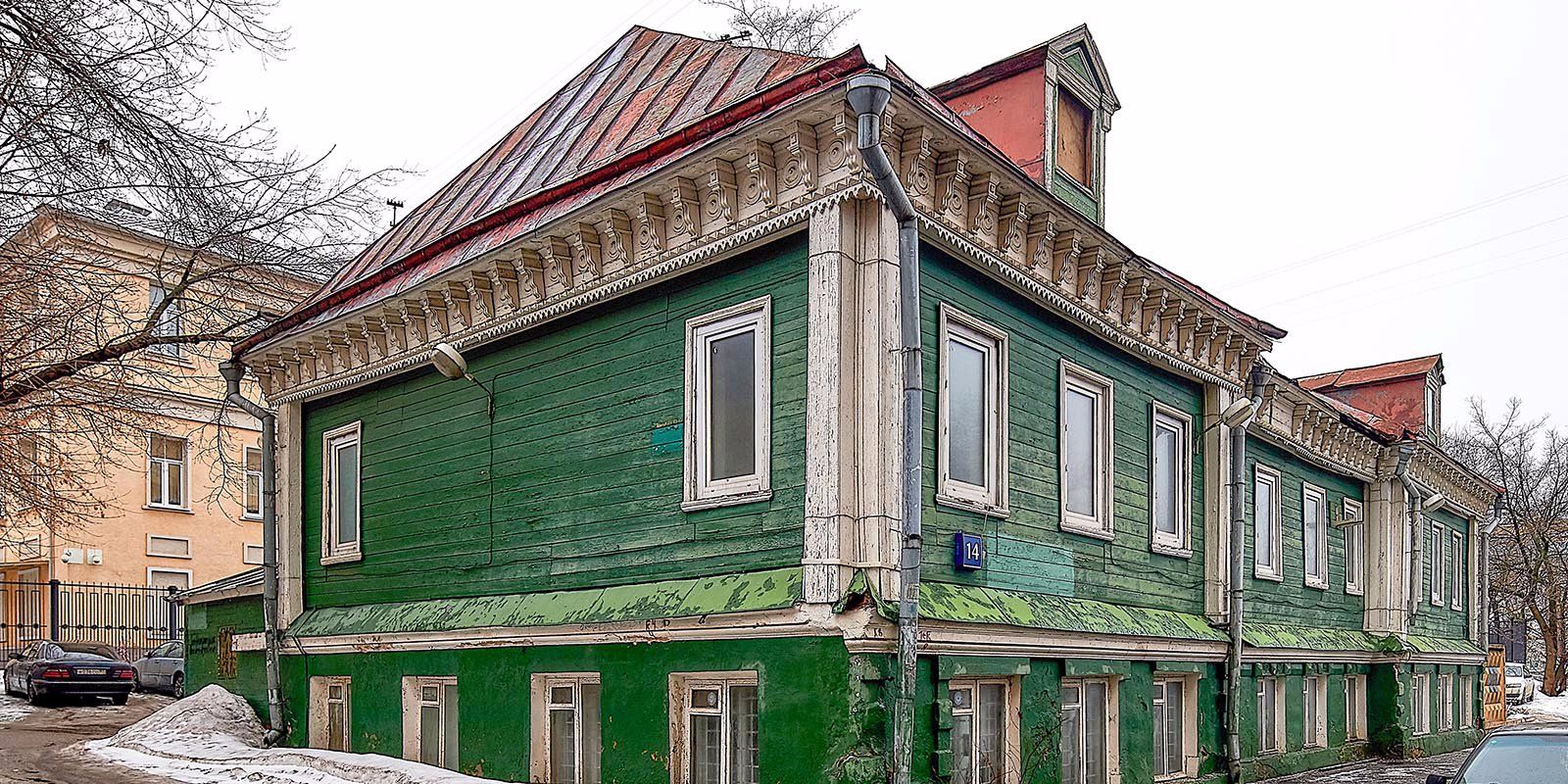 Власти Москвы признали зеленый дом с кокошником памятником архитектуры