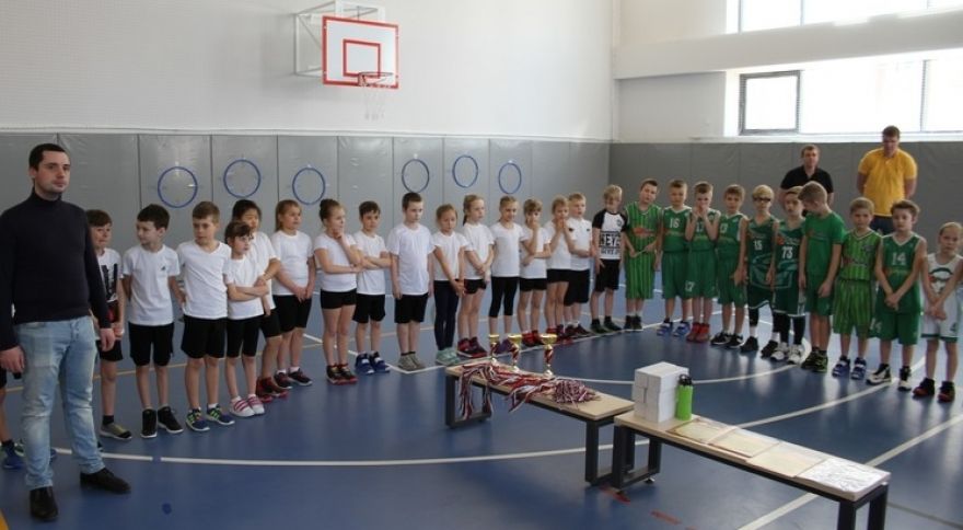 Открытый турнир по баскетболу провели в Десеновском