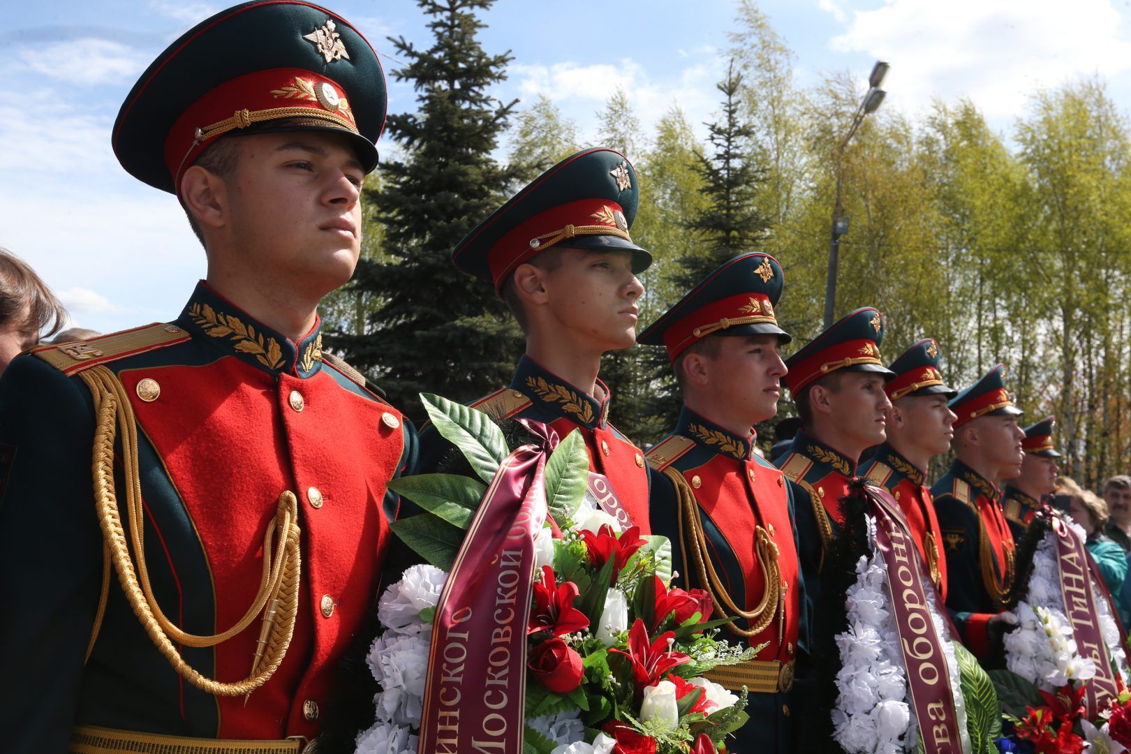 4 мая 2019 года. Марушкинское. На торжественный митинг у мемориального комплекса в Крекшине