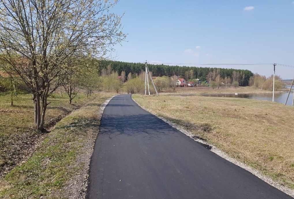 Специалисты обновили более десяти дорог в Кленовском