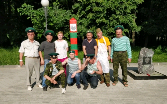 Жители Марушкинского посетили концерт по случаю Дня пограничника