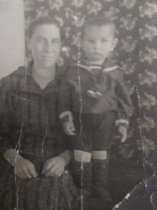 Жена Серафима и сын Владимир искали родственника всю жизнь. Фото из личного архива.