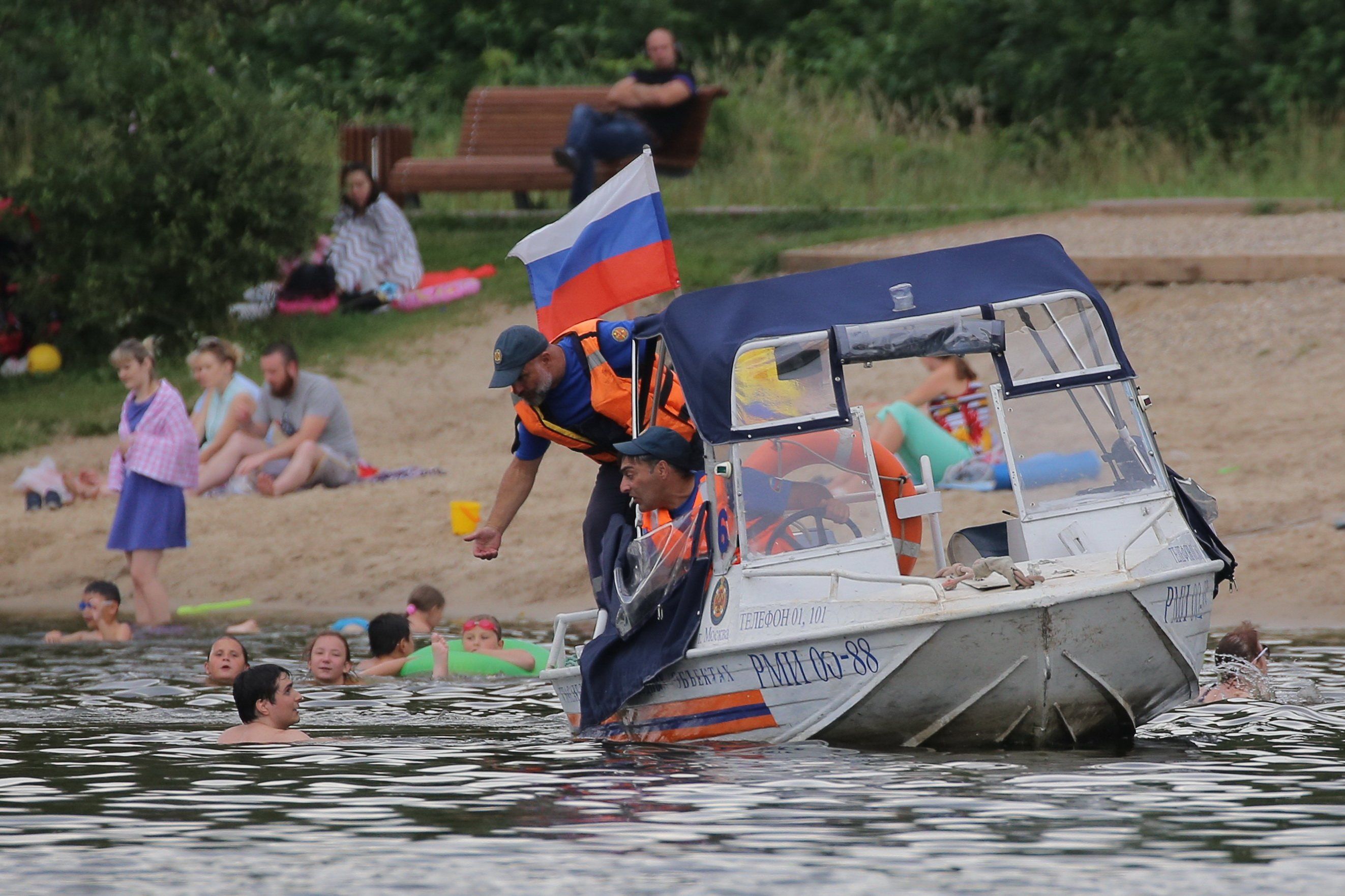 Московские спасатели предупреждают: Будьте осторожны на воде в летний период