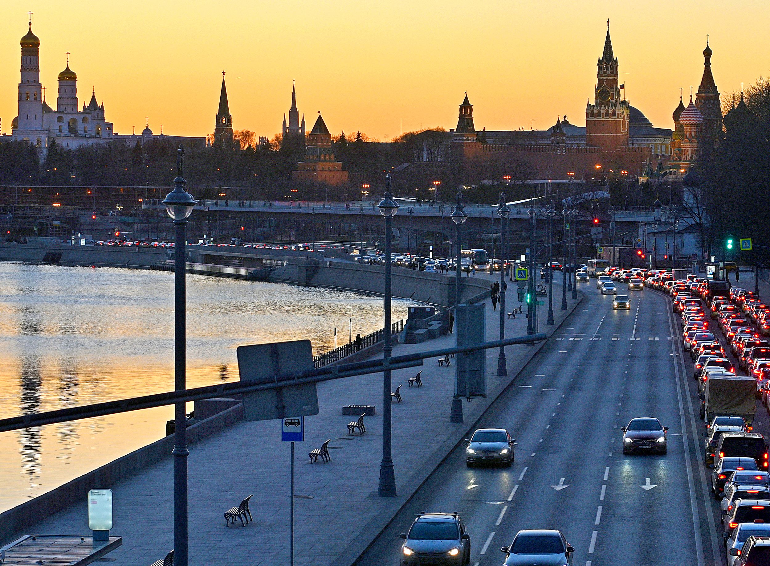 Москвичам показали топ-10 магистралей, загруженных перед выходными