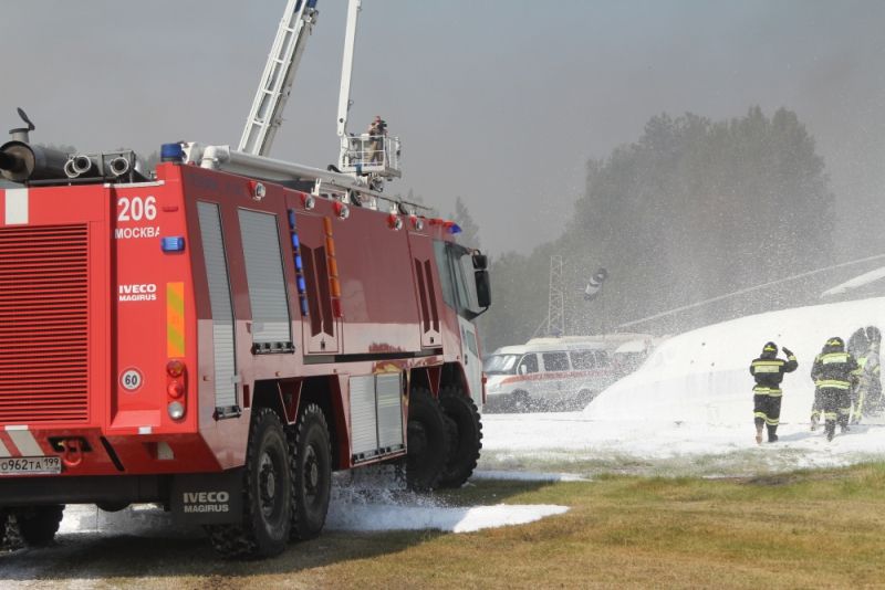Московские пожарные приняли участие в XII Международном салоне 
