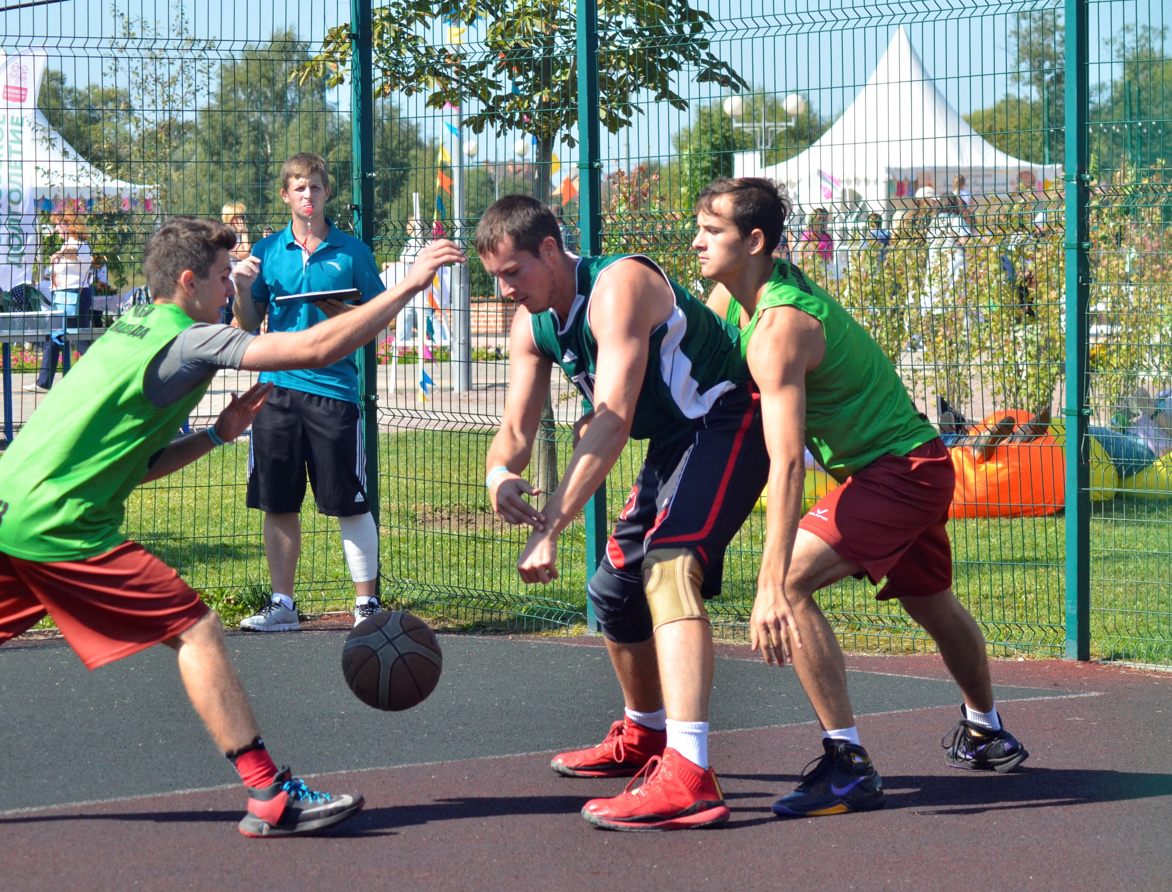 Спортсмены из Первомайского посостязаются в соревнованиях по стритболу