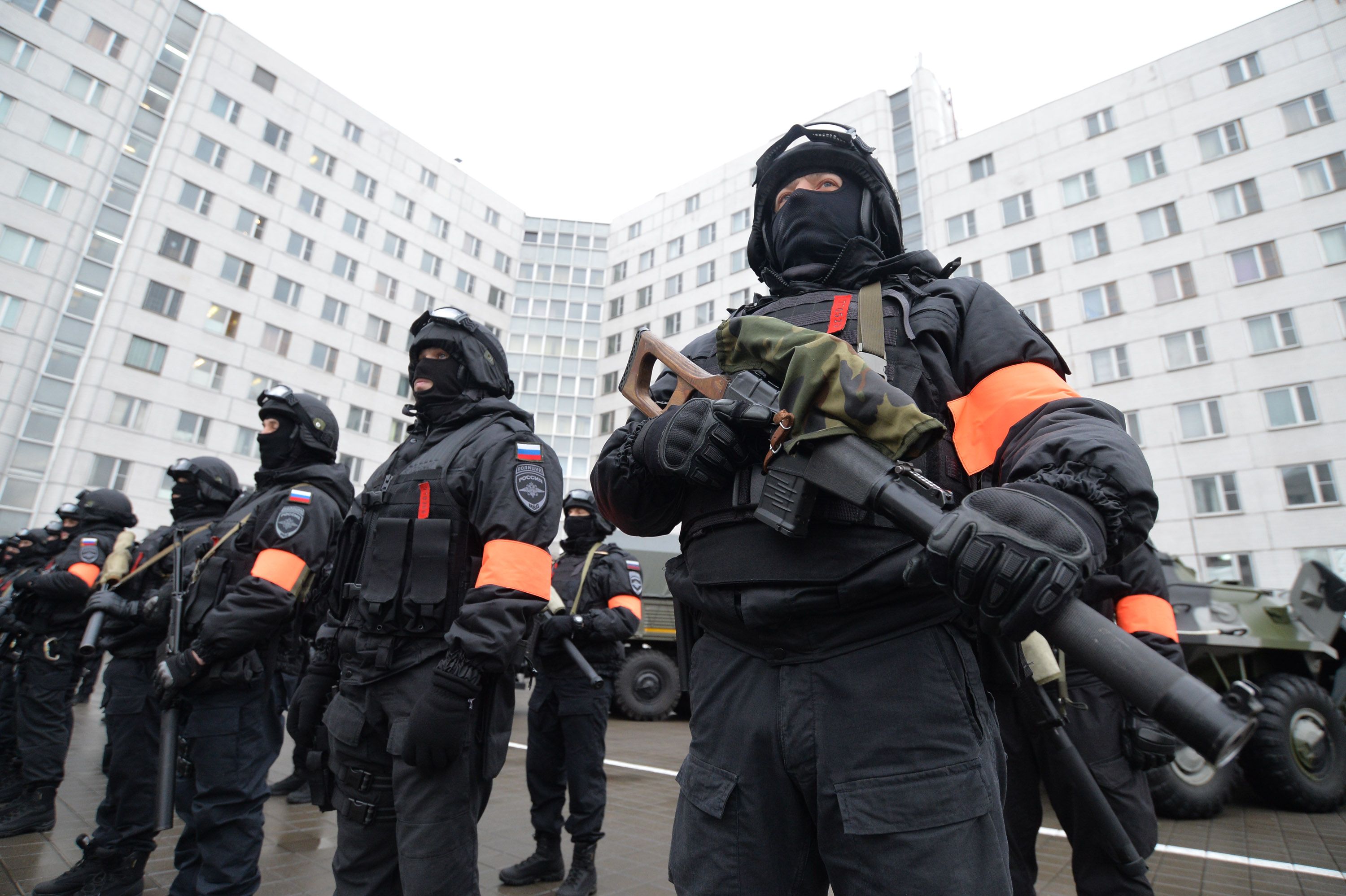 В Москве задержали трех преступников, легализовавших две тысячи мигрантов
