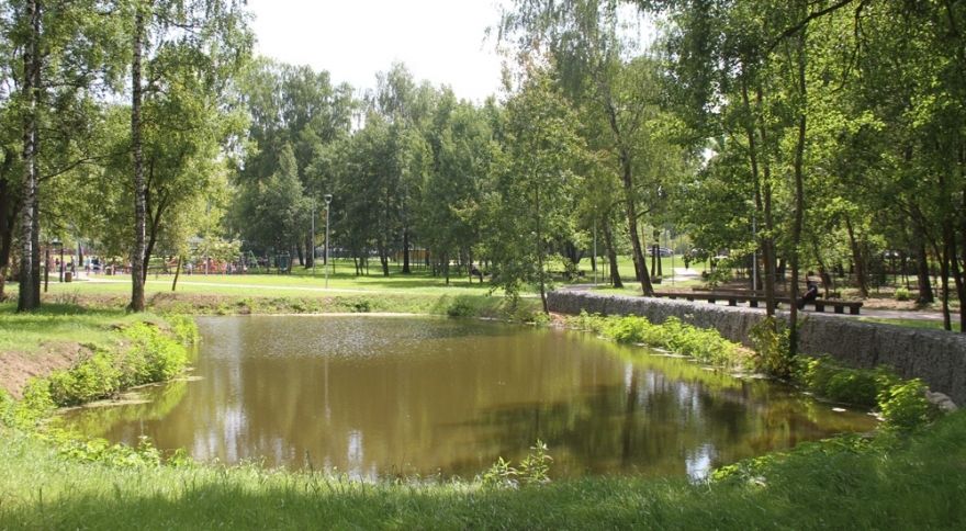 Специалисты благоустроили восточную часть парка Десеновского