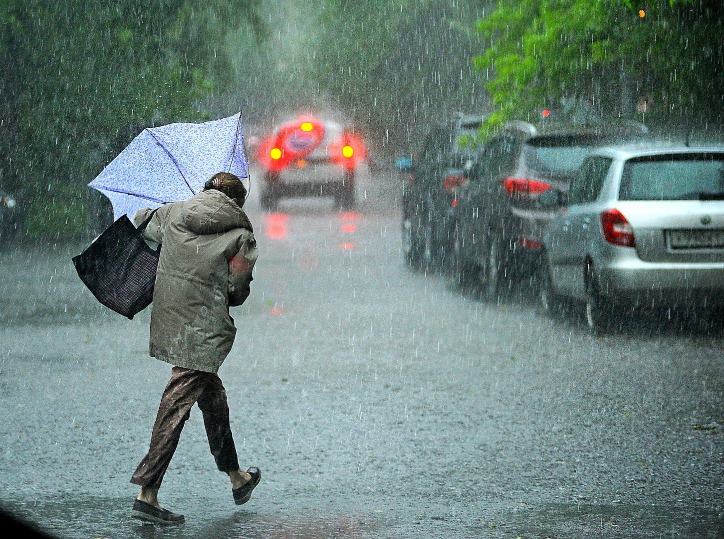 Облачную погода и кратковременные дожди спрогнозировали синоптики в столице на субботу. Фото: архив