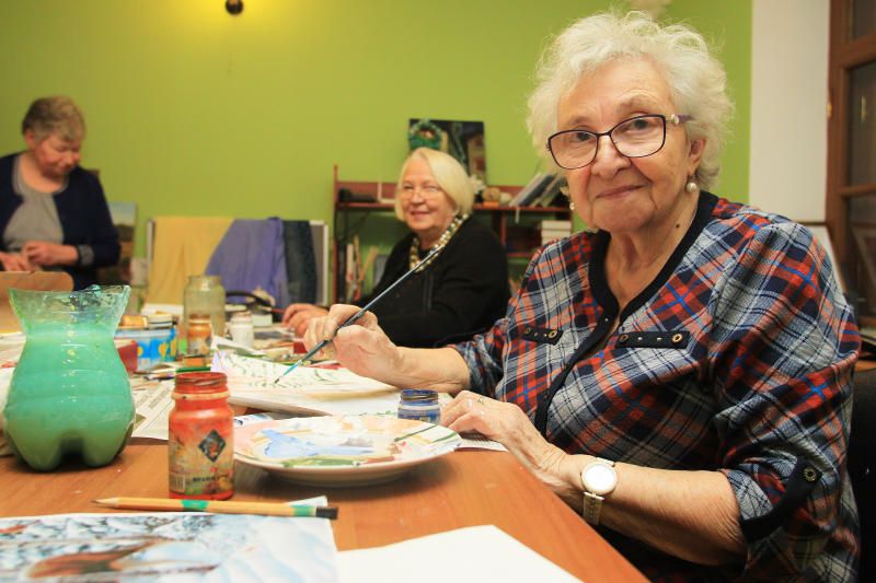 Уроки по рисованию масляными красками провели в Культурном центре «Яковлевское»
