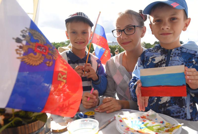 Гулянья по случаю Дня флага России в столице посетили 500 тыс человек. Фото: архив