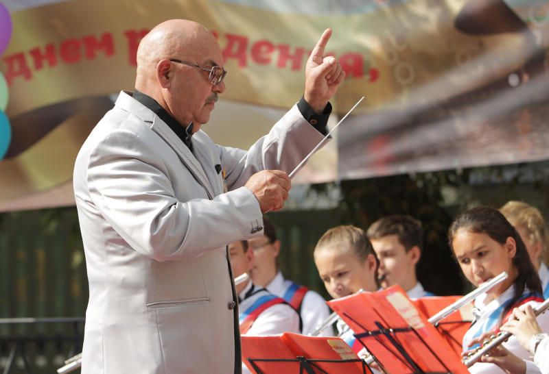Артисты из Первомайского выступили в Троицке