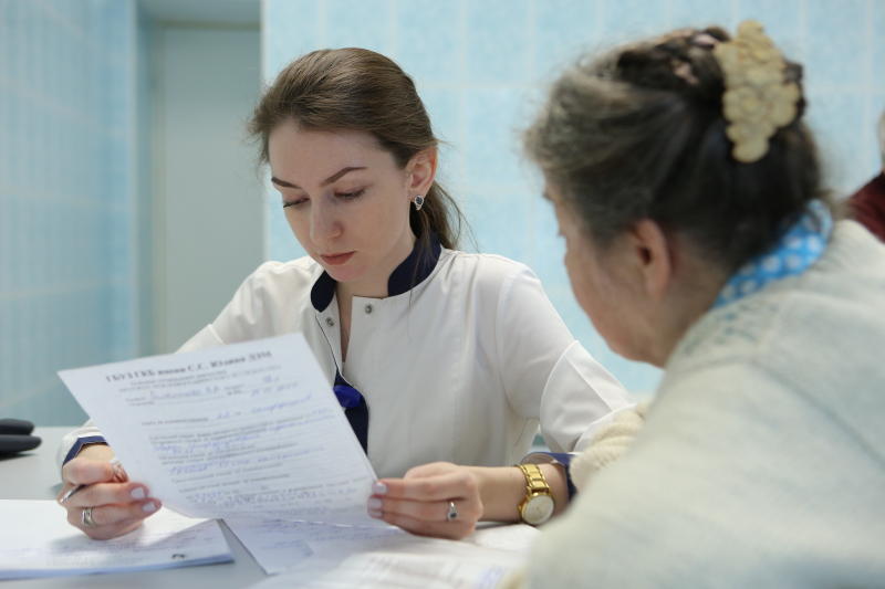 Участники Совета ветеранов Киевского присоединились к познавательной беседе в больнице