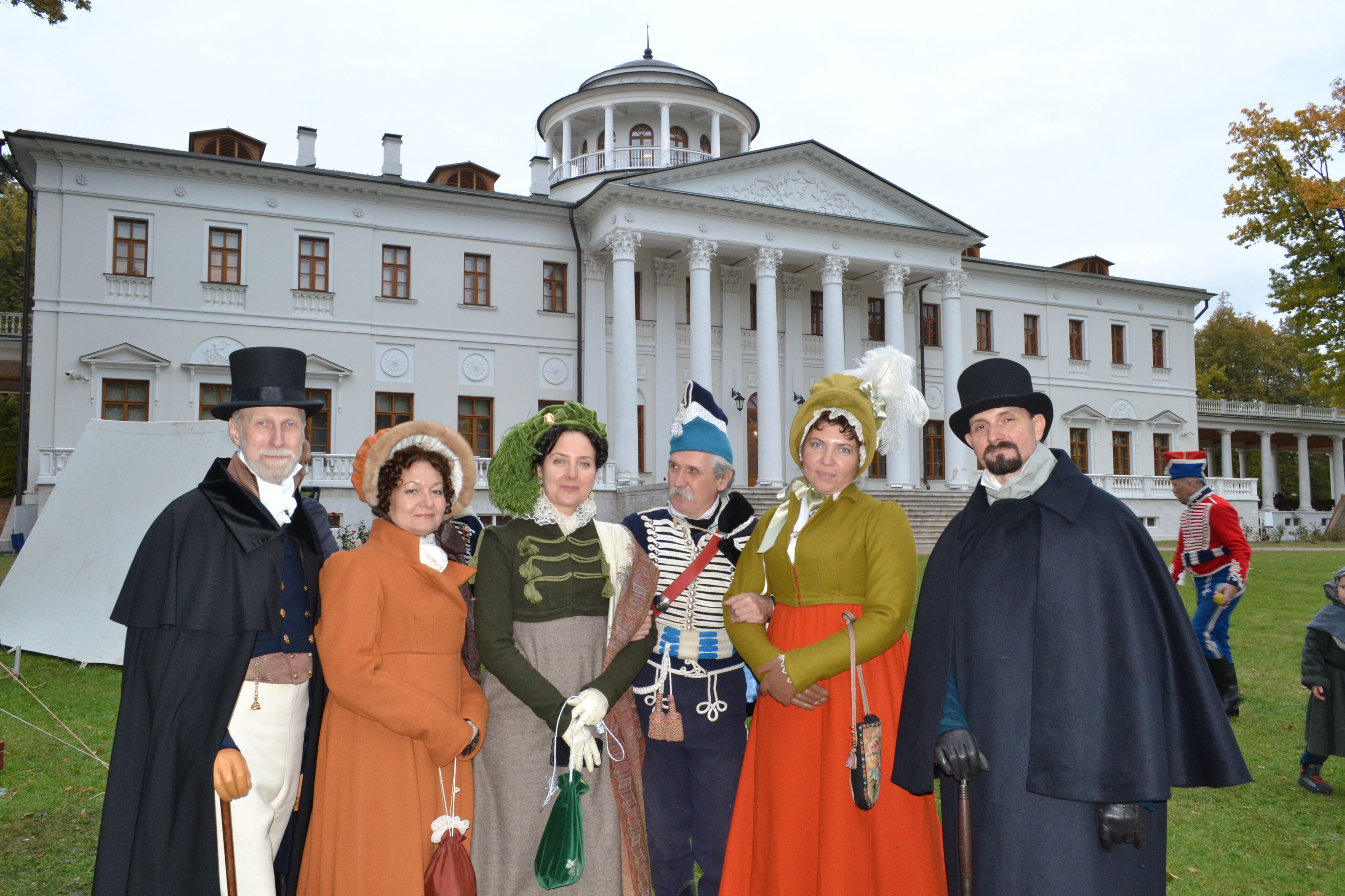 Участники клуба исторический реконструкций приехали на фестиваль в Остафьево. Фото: Алина Берестова