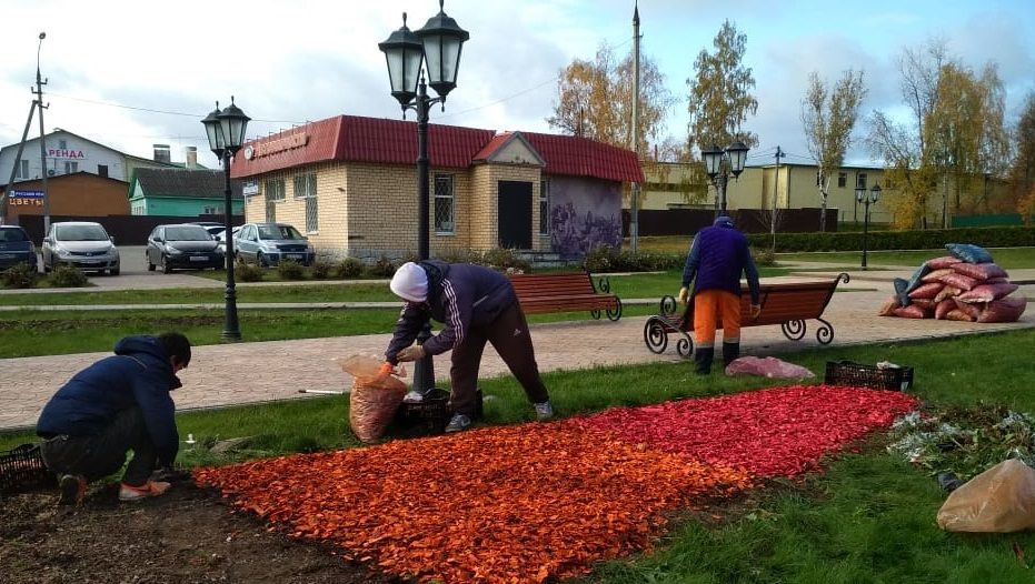 Работы по цветочному оформлению стартовали в Краснопахорском