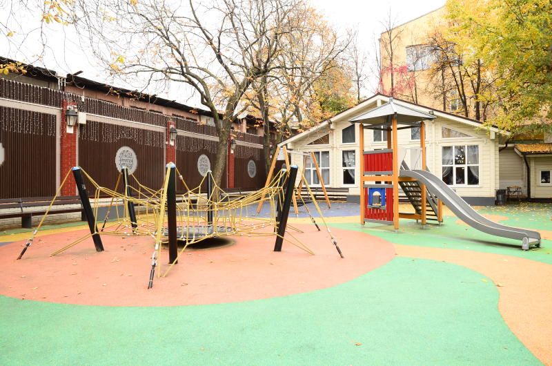 Специалисты обустроят детскую площадку в Новофедоровском