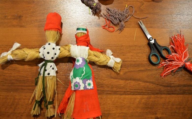 В ходе творческого занятия участники научатся создавать кукол-мотанок. Фото: Анна Быкова
