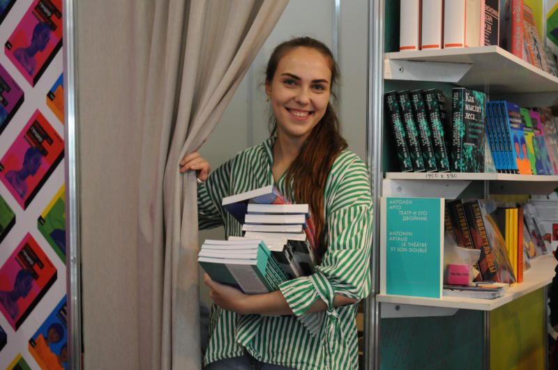 Книжная выставка открылась в Рязановском