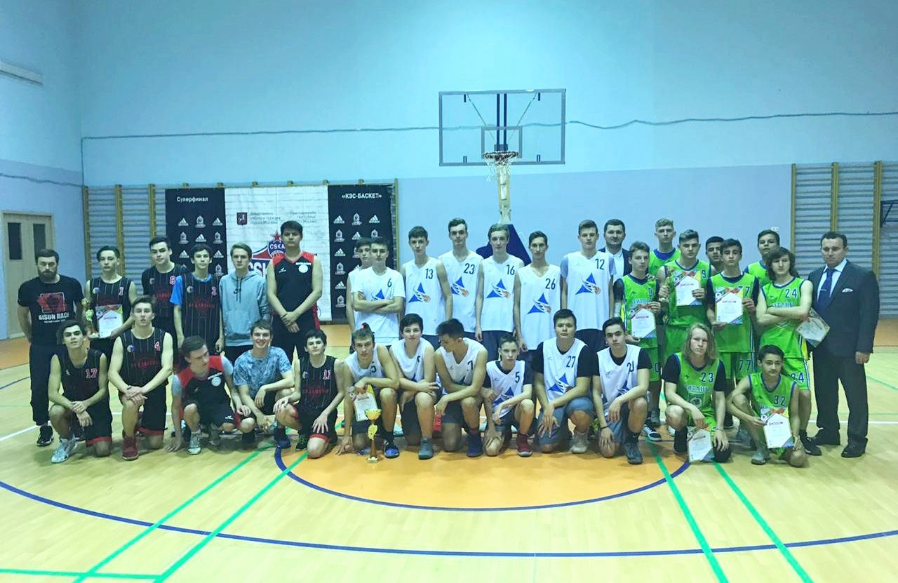 Школьники из Рязановского вышли в городской этап соревнований по баскетболу
