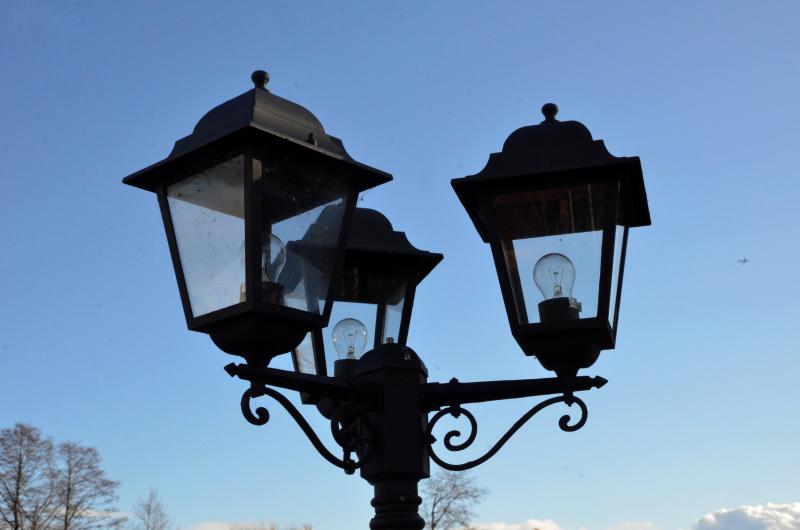 Скоро специалисты смонтируют несколько опор освещения и подключат светильники в Чирикове. Фото: Анна Быкова