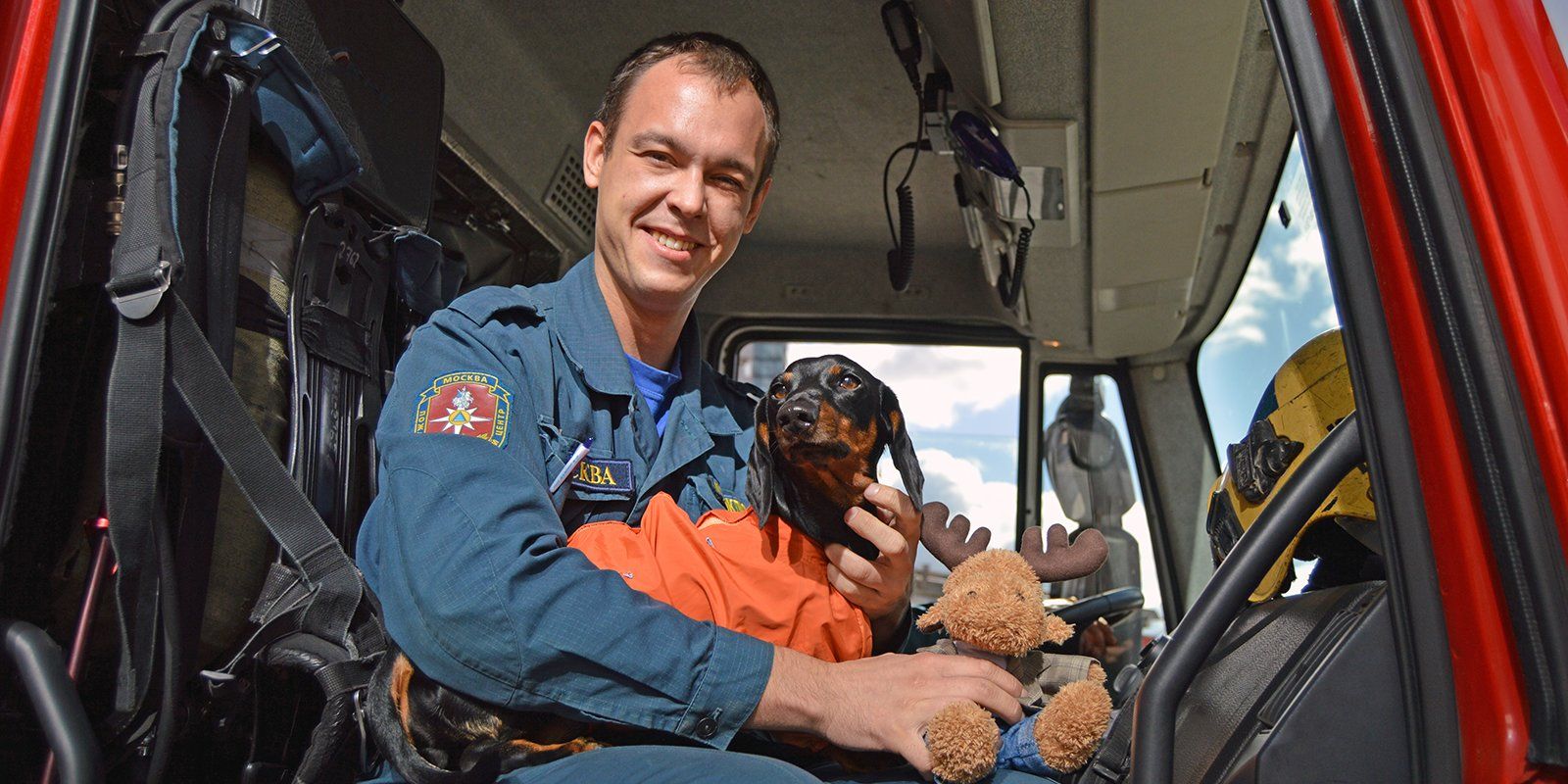 Бесценные специалисты: как работают собаки московских аварийно-спасательных отрядов