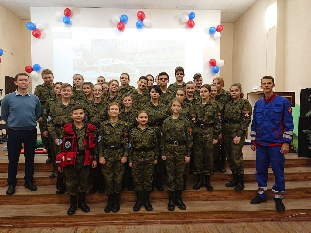 Московский авиацентр провел увлекательный мастер-класс для детей ко Дню спасателя
