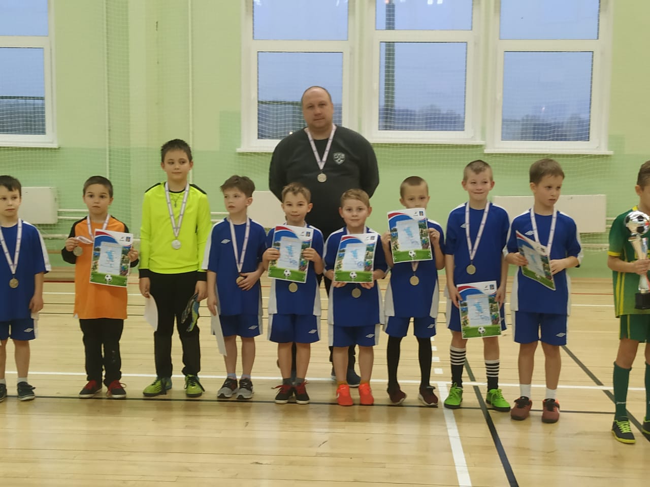 Юные футболисты из Кленовского стали серебряными призерами
