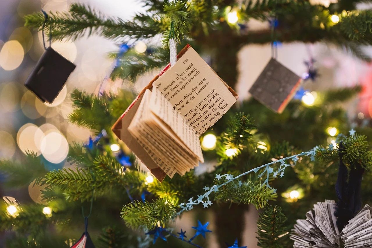Рождество в литературе описывается по-разному. Для одних это был волшебный, а для других грустный праздник. Фото: pixaby.com