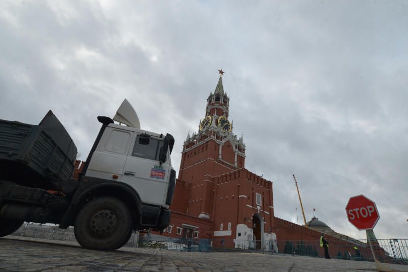 Московский Кремль и Мавзолей Ленина временно закроют для посетителей. Фото: Александр Казаков
