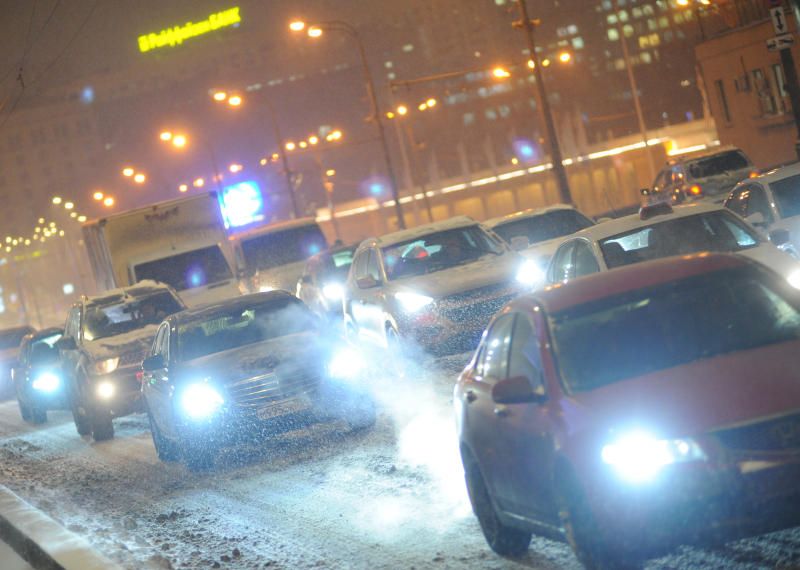 Московских водителей призвали быть осторожными вечером 27 декабря