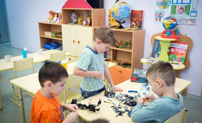 Образовательное учреждение для дошкольников возвели в районе деревни Рассказовка. Фото: сайт мэра Москвы