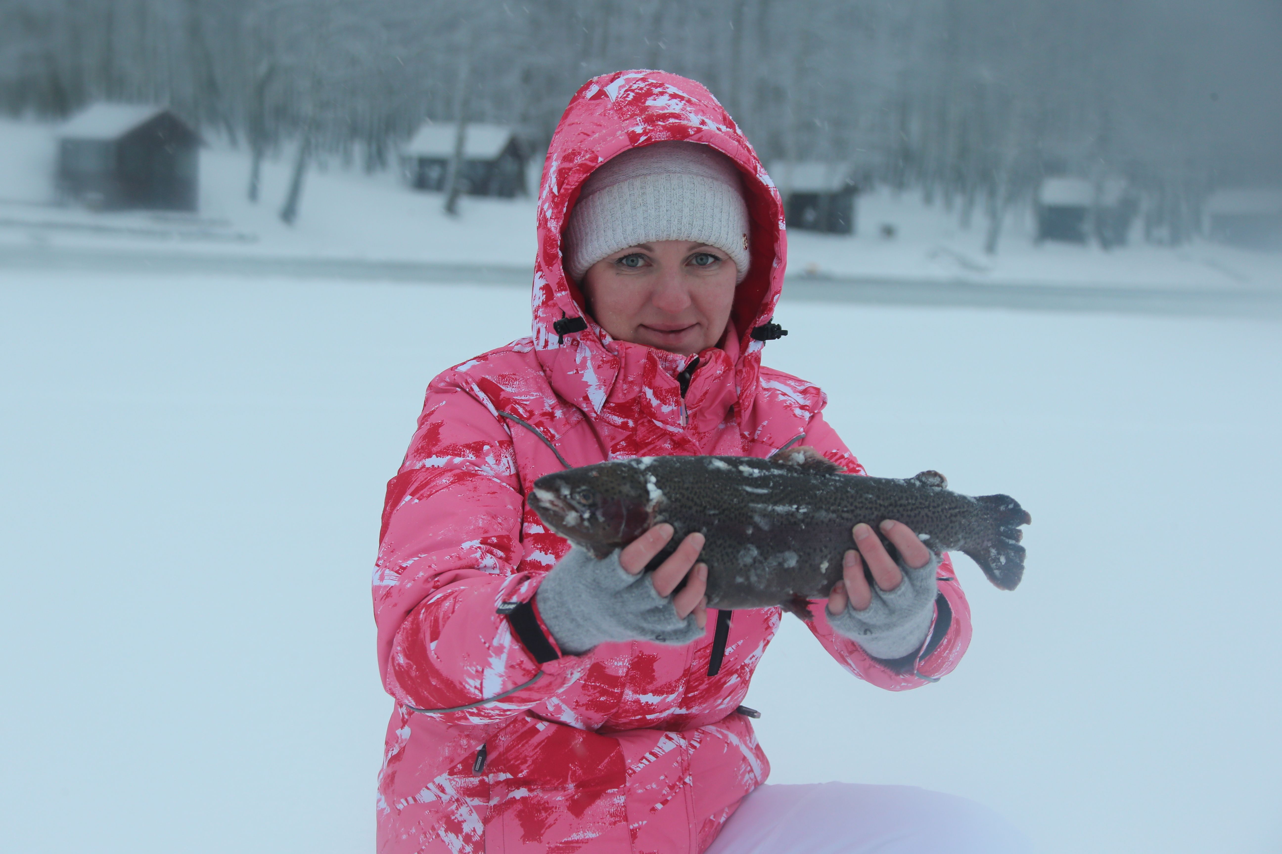 11 января 2020 года. Москвоский. Зимняя рыбалка. На фото Евгения Герасимова. Фото: Владимир Смоляков