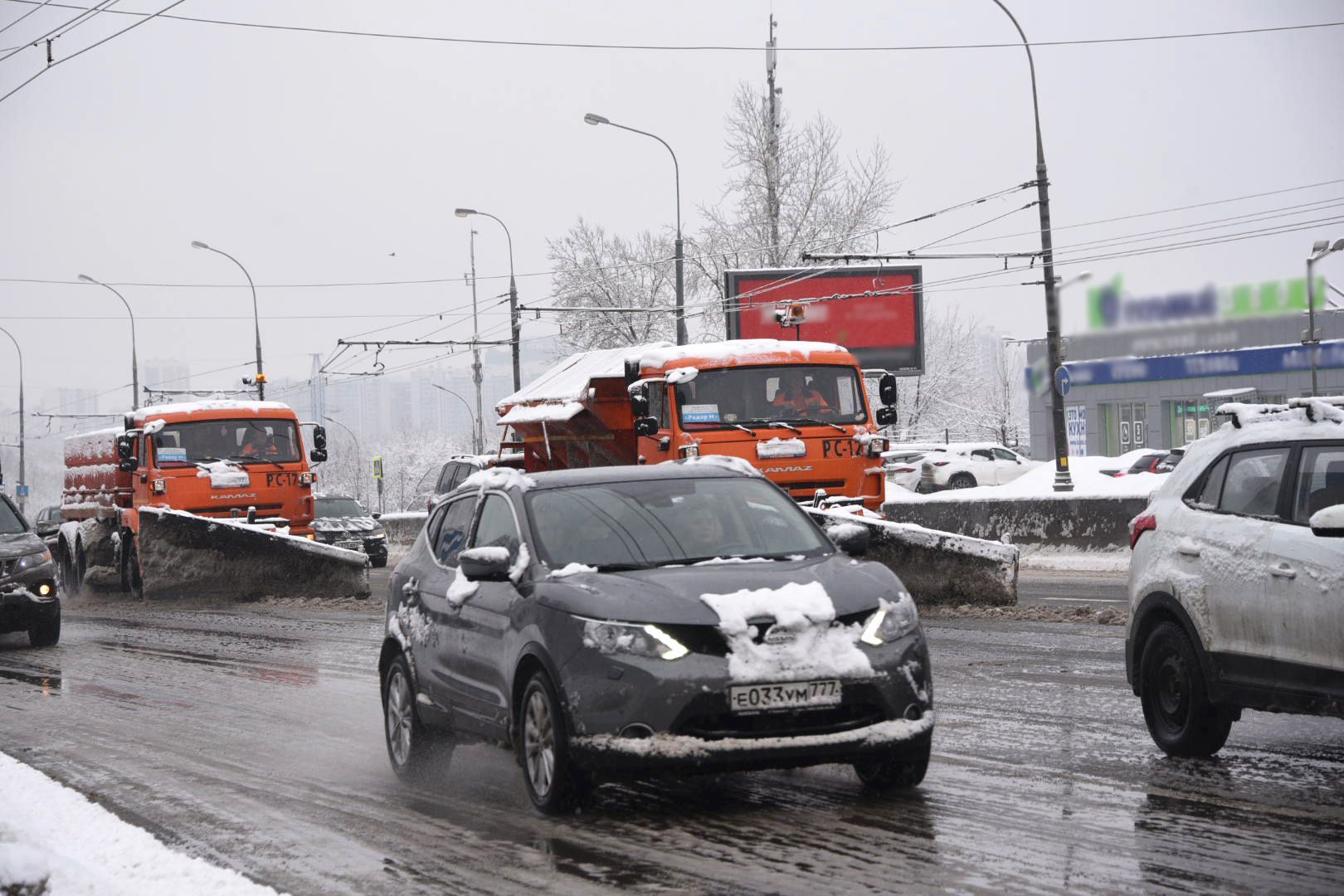 Водителей Новой Москвы пригласили в метро из-за снега