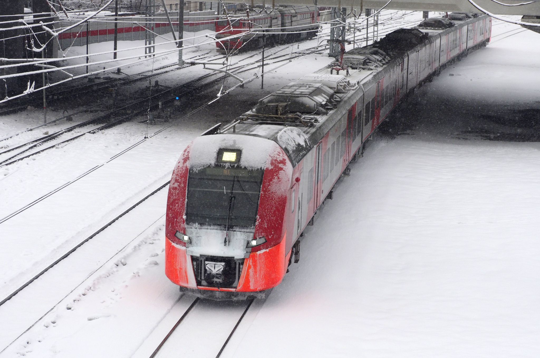 Москвичей попросили пересесть на метро и МЦК из-за снегопада