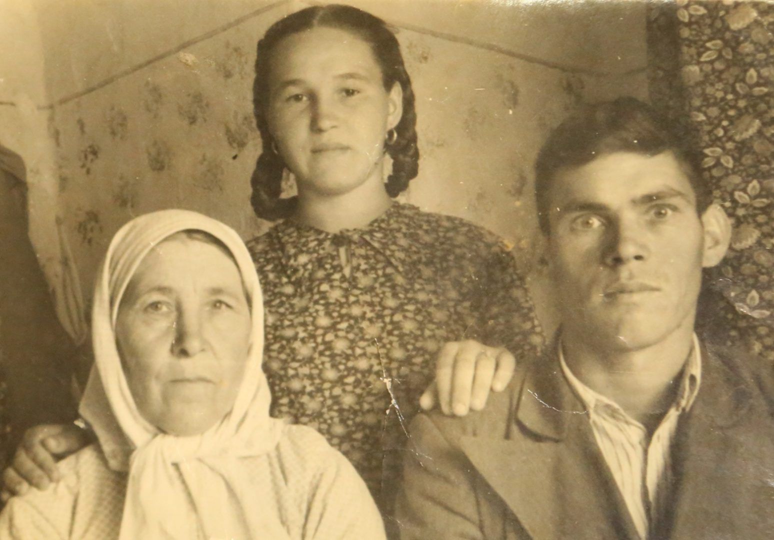 1950 год, Орск. Минебикя с мамой Фатимой и братом Хасибуллой. Фото из личного архива
